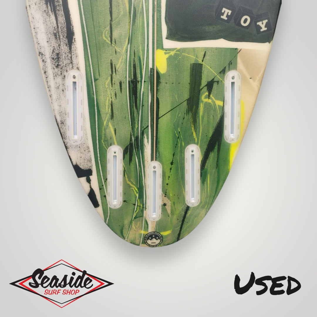 USED Super Brand Surfboards - 5'11
